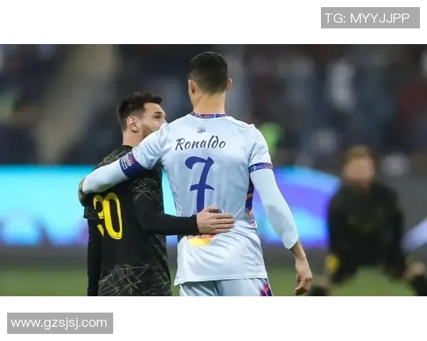 河床与阿尔多的较量:足球战术与历史交锋的精彩对决 河床与阿尔多的较量:足球战术与历史交锋的精彩对决