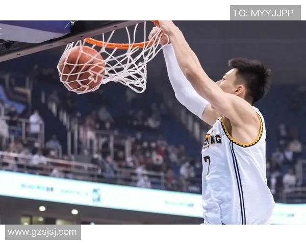 翟晓川的篮球之路：从青涩少年到CBA明星的成长历程与心路历程