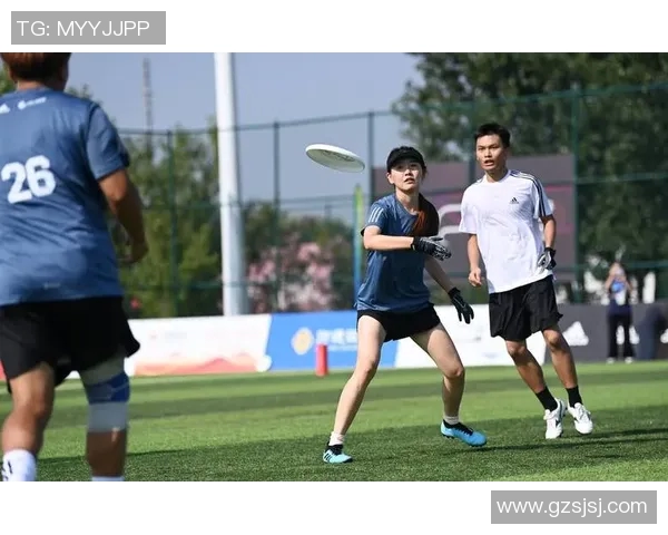 飞盘热潮下的上海飞盘队快攻战术解析与发展趋势探讨 飞盘热潮下的上海飞盘队快攻战术解析与发展趋势探讨