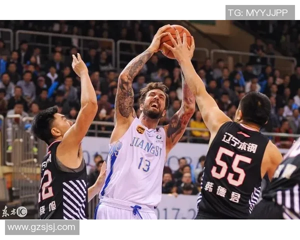 CBA精彩回顾江苏队对阵北京队的激烈对抗全场录像分析 CBA精彩回顾江苏队对阵北京队的激烈对抗全场录像分析